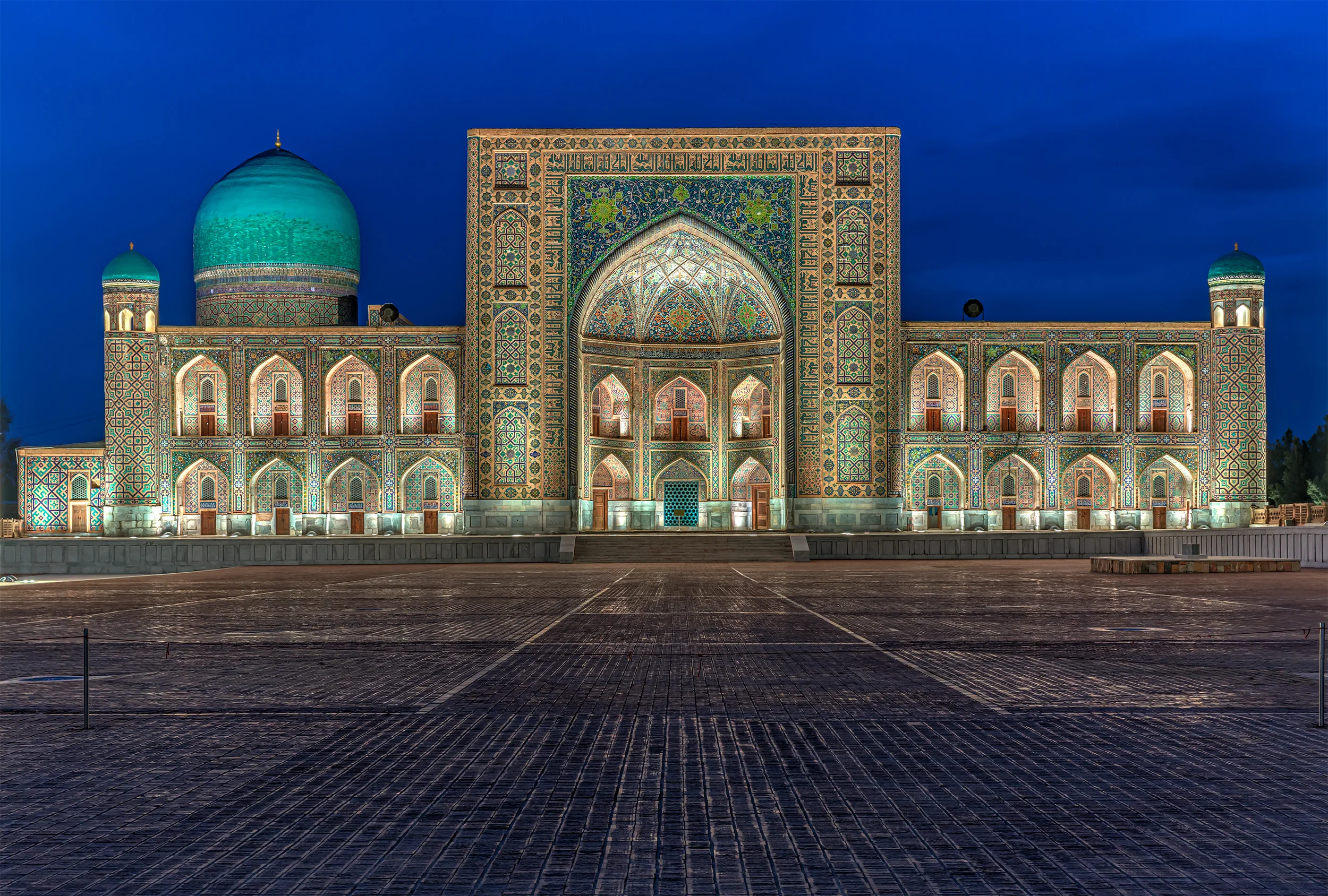 Samarqand. Registon tunda