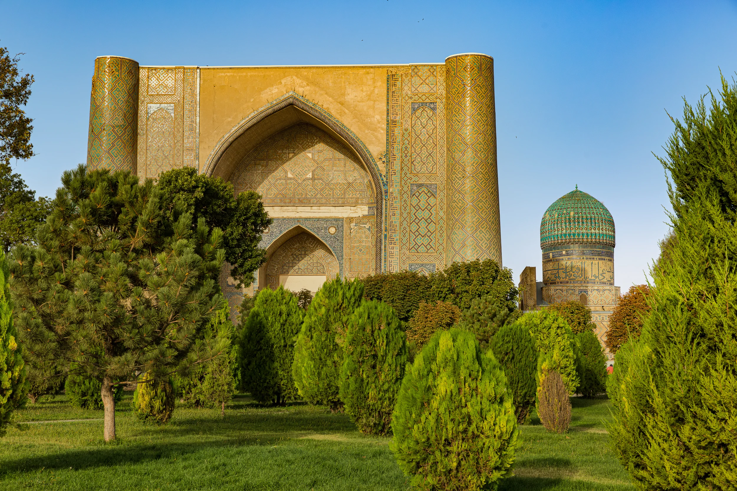 Samarqand. Bibixonim jome masjidi (Amir Temur jome masjidi)